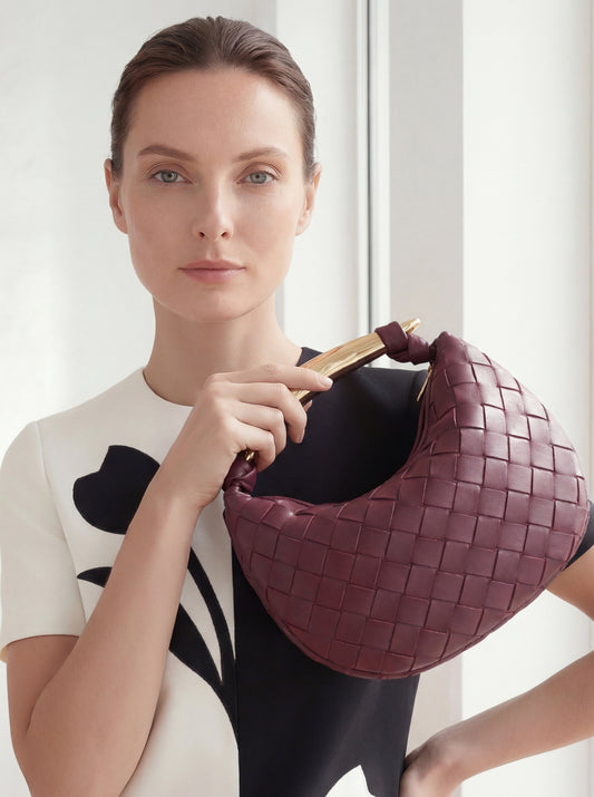 DIVA - BLACK & WHITE