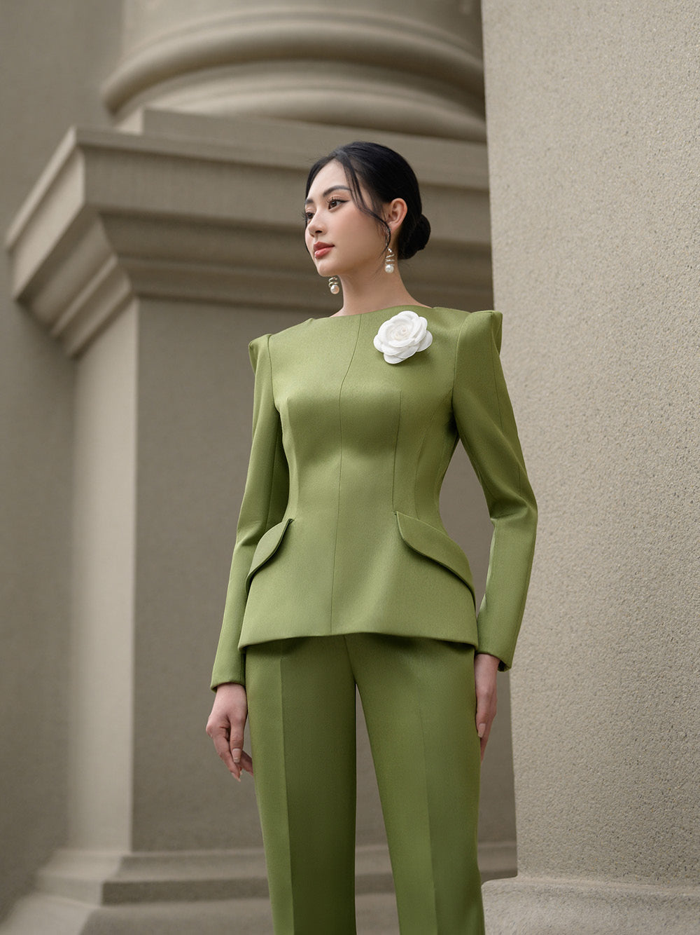 AMELIA OLIVE TAILORED SUIT