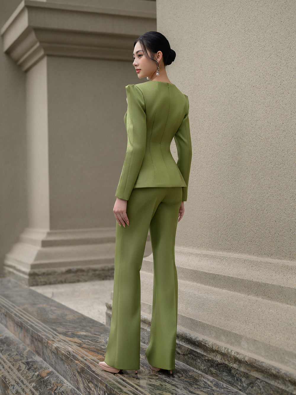 AMELIA OLIVE TAILORED SUIT